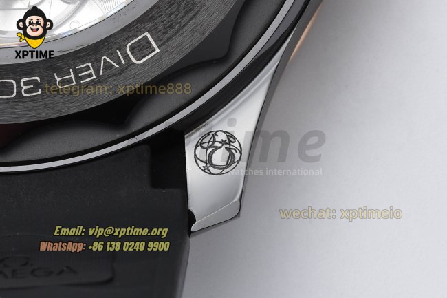 Seamaster 300M 43.5mm VSF Black/Dot on CER/RU Strap A8806 Seamaster 300M 43.5mm VSF Black/Dot on CER/RU Strap A8806