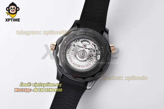 Seamaster 300M 43.5mm VSF Black/Dot on CER/RU Strap A8806 Seamaster 300M 43.5mm VSF Black/Dot on CER/RU Strap A8806