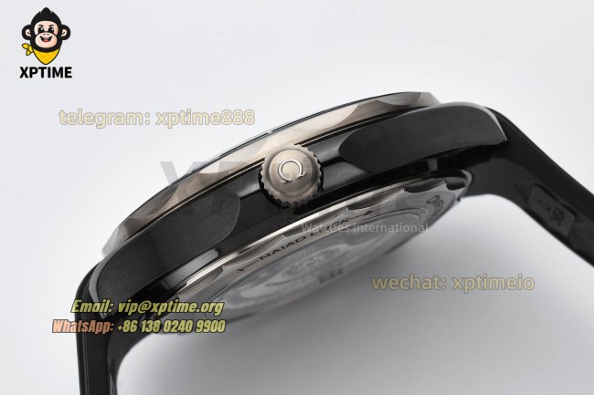 Seamaster 300M 43.5mm VSF Black/Dot on CER/RU Strap A8806 Seamaster 300M 43.5mm VSF Black/Dot on CER/RU Strap A8806