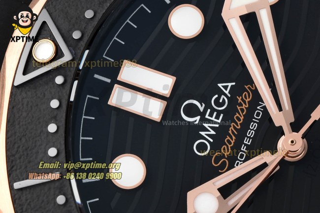 Seamaster 300M 43.5mm VSF Black/Dot on CER/RU Strap A8806 Seamaster 300M 43.5mm VSF Black/Dot on CER/RU Strap A8806