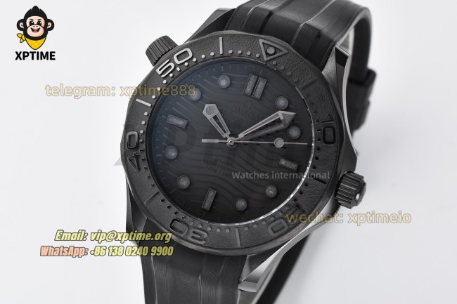 Seamaster 300M 43.5mm VSF Black/Dot on CER/RU Strap A8806 Seamaster 300M 43.5mm VSF Black/Dot on CER/RU Strap A8806