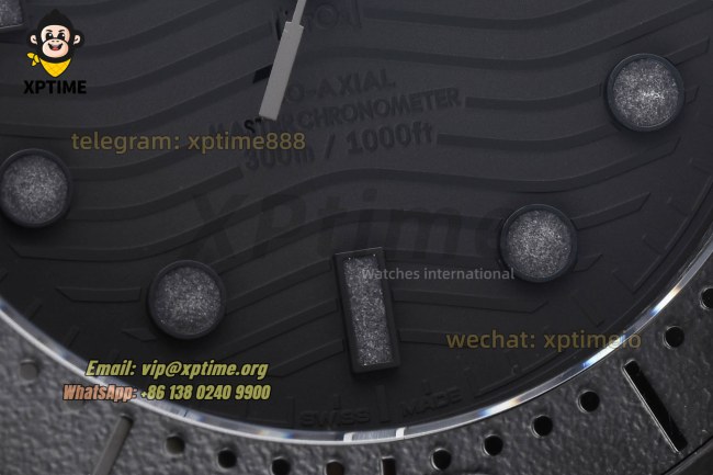 Seamaster 300M 43.5mm VSF Black/Dot on CER/RU Strap A8806 Seamaster 300M 43.5mm VSF Black/Dot on CER/RU Strap A8806