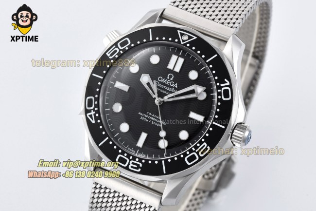 Seamaster 300M 42mm VSF Black/Dot on SS/SS Bracelet A8806 Seamaster 300M 42mm VSF Black/Dot on SS/SS Bracelet A8806