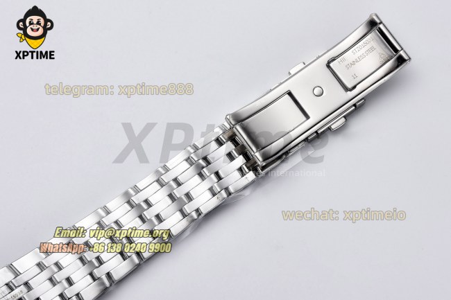 De Ville 40mm VSF Silver/ Roman Markers on SS/SS bracelet A8800 De Ville 40mm VSF Silver/ Roman Markers on SS/SS bracelet A8800
