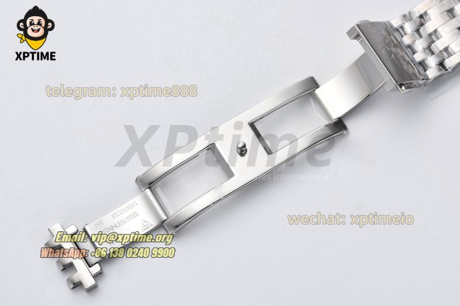 De Ville 40mm VSF White/ Roman on SS/SS bracelet A8800 De Ville 40mm VSF White/ Roman on SS/SS bracelet A8800