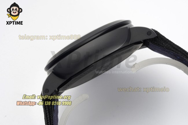 Luminor Marina GMT PAM1176 44mm VSF Black/Stick & Numeral on CER/NY Strap P9011 Luminor Marina GMT PAM1176 44mm VSF Black/Stick & Numeral on CER/NY Strap P9011