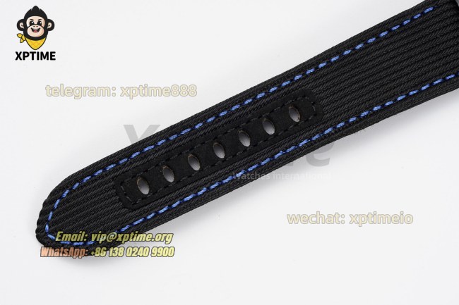 Luminor Marina GMT PAM1176 44mm VSF Black/Stick & Numeral on CER/NY Strap P9011 Luminor Marina GMT PAM1176 44mm VSF Black/Stick & Numeral on CER/NY Strap P9011