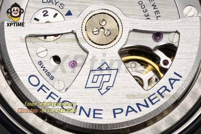 Luminor Marina GMT PAM1176 44mm VSF Black/Stick & Numeral on CER/NY Strap P9011 Luminor Marina GMT PAM1176 44mm VSF Black/Stick & Numeral on CER/NY Strap P9011