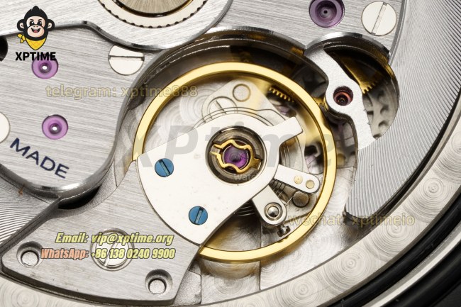 Luminor Marina GMT PAM1176 44mm VSF Black/Stick & Numeral on CER/NY Strap P9011 Luminor Marina GMT PAM1176 44mm VSF Black/Stick & Numeral on CER/NY Strap P9011