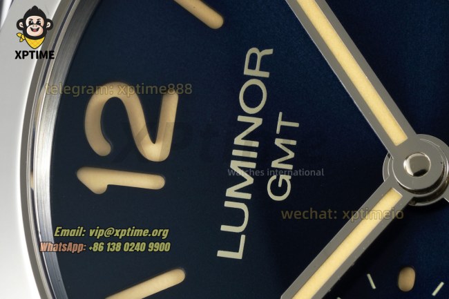 Luminor GMT PAM1033 44mm VSF Black/Stick & Numeral on SS/LE Strap V2 P9011 Luminor GMT PAM1033 44mm VSF Black/Stick & Numeral on SS/LE Strap V2 P9011