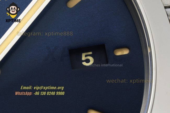 Luminor GMT PAM1033 44mm VSF Black/Stick & Numeral on SS/LE Strap V2 P9011 Luminor GMT PAM1033 44mm VSF Black/Stick & Numeral on SS/LE Strap V2 P9011