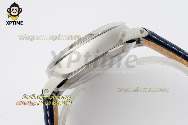 Luminor GMT PAM1033 44mm VSF Black/Stick & Numeral on SS/LE Strap V2 P9011 Luminor GMT PAM1033 44mm VSF Black/Stick & Numeral on SS/LE Strap V2 P9011