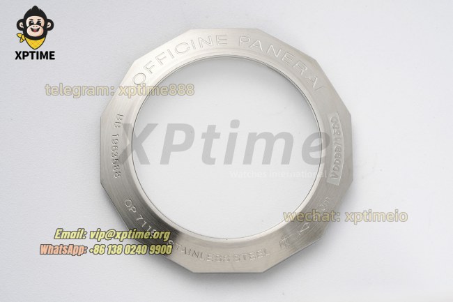 Luminor GMT PAM1033 44mm VSF Black/Stick & Numeral on SS/LE Strap V2 P9011 Luminor GMT PAM1033 44mm VSF Black/Stick & Numeral on SS/LE Strap V2 P9011