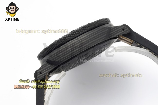 Submersible PAM1513 44mm VSF Gray/Dot on Carbon/NY Strap MP900 Submersible PAM1513 44mm VSF Gray/Dot on Carbon/NY Strap MP900