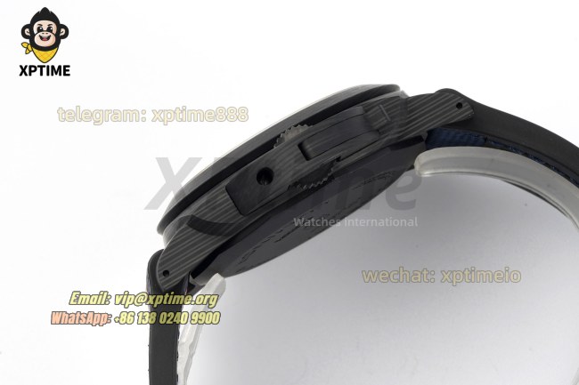 Luminor Luna Rossa PAM1529 44mm VSF Black/Stick & Numeral on FC/RU Strap V2 P9010 Luminor Luna Rossa PAM1529 44mm VSF Black/Stick & Numeral on FC/RU Strap V2 P9010