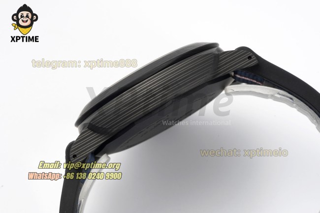 Luminor Luna Rossa PAM1529 44mm VSF Black/Stick & Numeral on FC/RU Strap V2 P9010 Luminor Luna Rossa PAM1529 44mm VSF Black/Stick & Numeral on FC/RU Strap V2 P9010