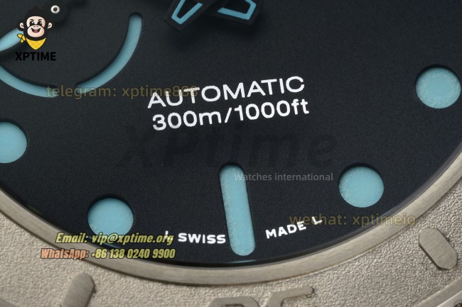 Submersible PAM985 Mike Horn 47mm VSF Black/Dot on TI/NY Strap P9010 Submersible PAM985 Mike Horn 47mm VSF Black/Dot on TI/NY Strap P9010