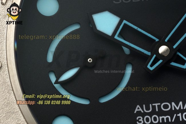 Submersible PAM985 Mike Horn 47mm VSF Black/Dot on TI/NY Strap P9010 Submersible PAM985 Mike Horn 47mm VSF Black/Dot on TI/NY Strap P9010