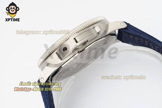 Submersible PAM985 Mike Horn 47mm VSF Black/Dot on TI/NY Strap P9010 Submersible PAM985 Mike Horn 47mm VSF Black/Dot on TI/NY Strap P9010
