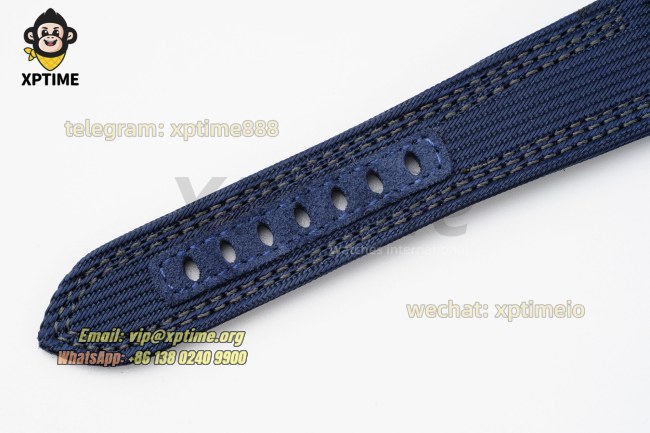 Submersible PAM985 Mike Horn 47mm VSF Black/Dot on TI/NY Strap P9010 Submersible PAM985 Mike Horn 47mm VSF Black/Dot on TI/NY Strap P9010