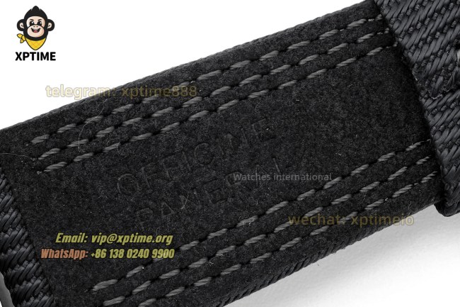 Submersible PAM984 Mike Horn 47mm VSF Black/Dot on TI/NY Strap P9010 Submersible PAM984 Mike Horn 47mm VSF Black/Dot on TI/NY Strap P9010