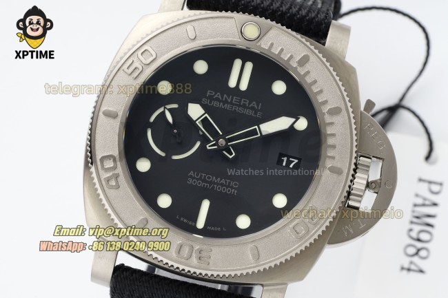 Submersible PAM984 Mike Horn 47mm VSF Black/Dot on TI/NY Strap P9010 Submersible PAM984 Mike Horn 47mm VSF Black/Dot on TI/NY Strap P9010