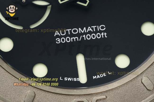 Submersible PAM984 Mike Horn 47mm VSF Black/Dot on TI/NY Strap P9010 Submersible PAM984 Mike Horn 47mm VSF Black/Dot on TI/NY Strap P9010