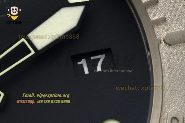 Submersible PAM984 Mike Horn 47mm VSF Black/Dot on TI/NY Strap P9010 Submersible PAM984 Mike Horn 47mm VSF Black/Dot on TI/NY Strap P9010