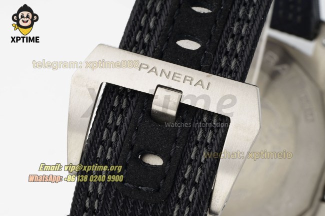 Submersible PAM984 Mike Horn 47mm VSF Black/Dot on TI/NY Strap P9010 Submersible PAM984 Mike Horn 47mm VSF Black/Dot on TI/NY Strap P9010