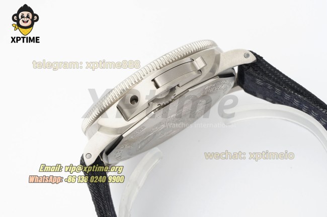 Submersible PAM984 Mike Horn 47mm VSF Black/Dot on TI/NY Strap P9010 Submersible PAM984 Mike Horn 47mm VSF Black/Dot on TI/NY Strap P9010