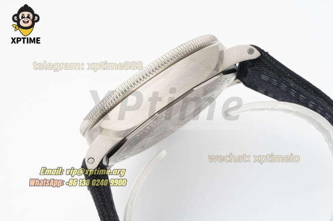 Submersible PAM984 Mike Horn 47mm VSF Black/Dot on TI/NY Strap P9010 Submersible PAM984 Mike Horn 47mm VSF Black/Dot on TI/NY Strap P9010