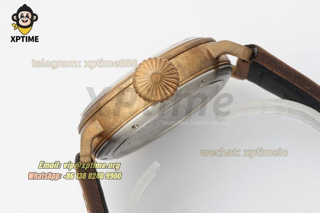 Type 20 Pilot Extra Special 45mm XF Black/Numerals on BR/LE Strap A2824 Type 20 Pilot Extra Special 45mm XF Black/Numerals on BR/LE Strap A2824