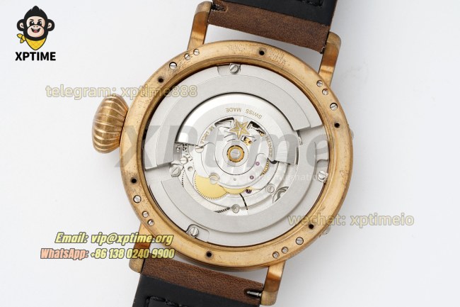 Type 20 Pilot Extra Special 45mm XF Black/Numerals on BR/LE Strap A2824 Type 20 Pilot Extra Special 45mm XF Black/Numerals on BR/LE Strap A2824