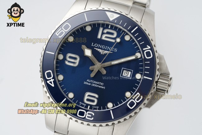 HydroConquest Mens 43mm XF Blue/Dot & Numerals on SS/SS Bracelet A2892 HydroConquest Mens 43mm XF Blue/Dot & Numerals on SS/SS Bracelet A2892