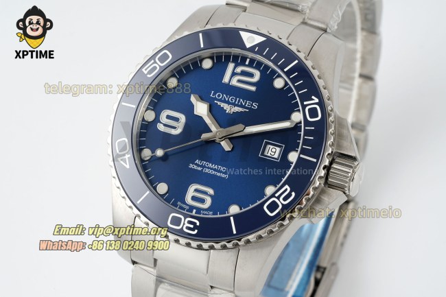 HydroConquest Mens 43mm XF Blue/Dot & Numerals on SS/SS Bracelet A2892 HydroConquest Mens 43mm XF Blue/Dot & Numerals on SS/SS Bracelet A2892