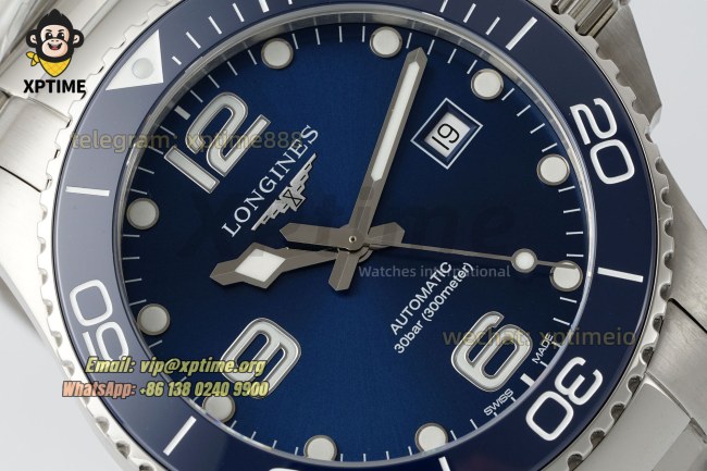 HydroConquest Mens 43mm XF Blue/Dot & Numerals on SS/SS Bracelet A2892 HydroConquest Mens 43mm XF Blue/Dot & Numerals on SS/SS Bracelet A2892
