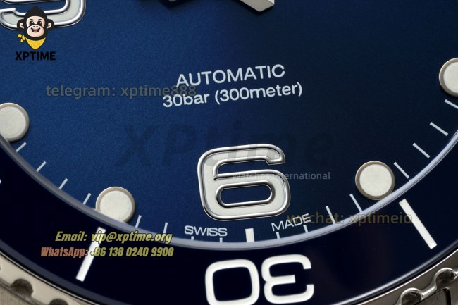 HydroConquest Mens 43mm XF Blue/Dot & Numerals on SS/SS Bracelet A2892 HydroConquest Mens 43mm XF Blue/Dot & Numerals on SS/SS Bracelet A2892