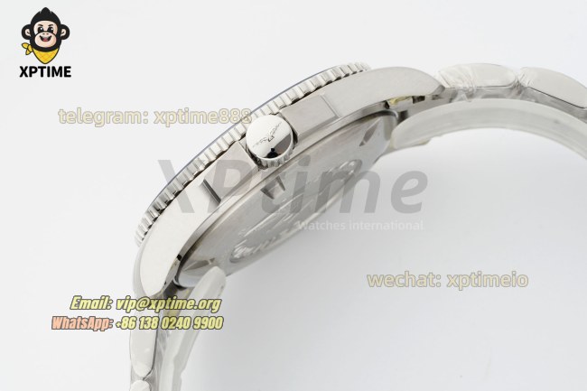 HydroConquest Mens 43mm XF Blue/Dot & Numerals on SS/SS Bracelet A2892 HydroConquest Mens 43mm XF Blue/Dot & Numerals on SS/SS Bracelet A2892