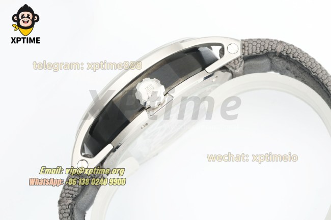 Code 11.59 26396QT 41mm APPF Gray/Stick on SS/NY Strap Code 11.59 26396QT 41mm APPF Gray/Stick on SS/NY Strap