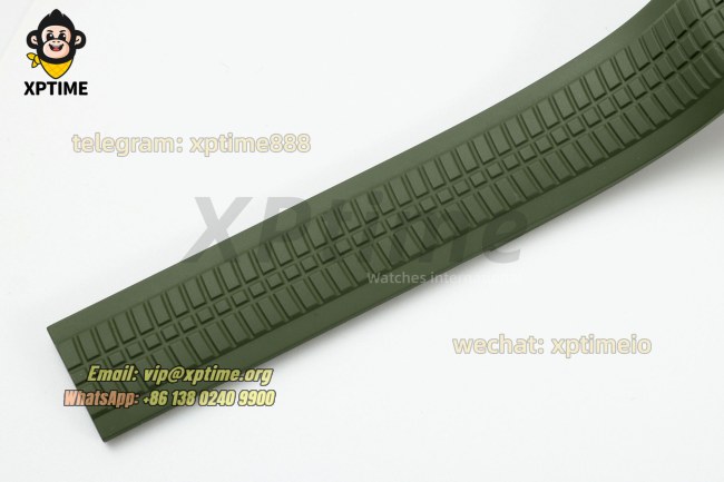 Aquanaut Lady 5067 35.6mm ZF Green/Numerals on SS/RU Quartz Aquanaut Lady 5067 35.6mm ZF Green/Numerals on SS/RU Quartz