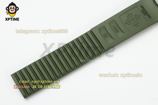 Aquanaut Lady 5067 35.6mm ZF Green/Numerals on SS/RU Quartz Aquanaut Lady 5067 35.6mm ZF Green/Numerals on SS/RU Quartz
