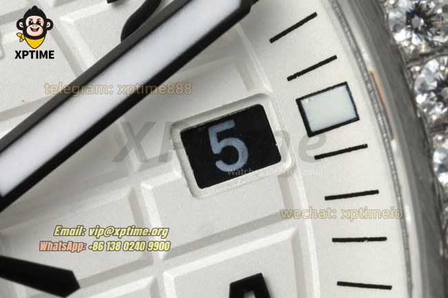 Aquanaut Lady 5067 35.6mm ZF White/Numerals on SS/RU Quartz Aquanaut Lady 5067 35.6mm ZF White/Numerals on SS/RU Quartz