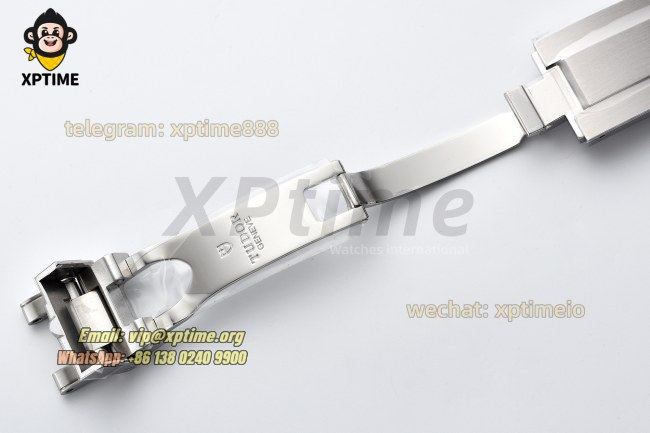 Black Bay M79000N 37mm ZF Black/Dot on SS/SS Bracelet A2824 Black Bay M79000N 37mm ZF Black/Dot on SS/SS Bracelet A2824