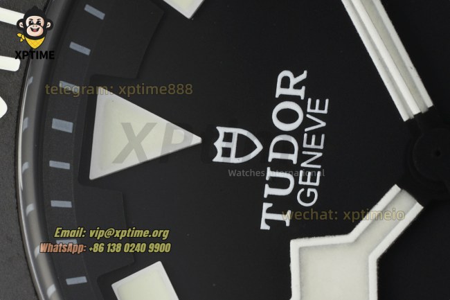 Pelagos 2016 42mm XF Black/Box Markers on TI/TI Bracelet A2824 Pelagos 2016 42mm XF Black/Box Markers on TI/TI Bracelet A2824
